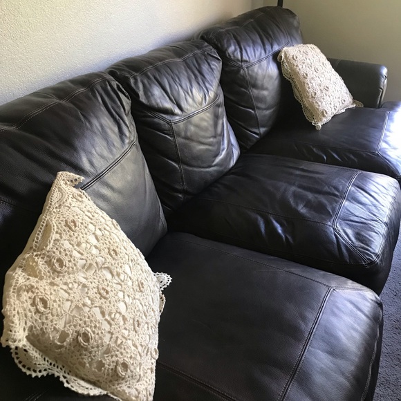 Two ivory crochet like pillows. - Picture 2 of 2